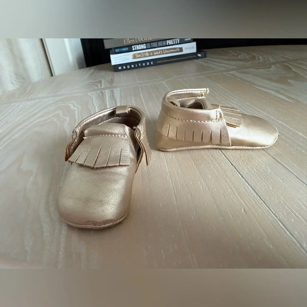 Old Navy|FREE w kids purchase,Stylish baby girl Shoes Set - Cream and Gold•0-6M
